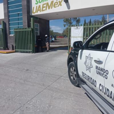 Policía municipal de Teotihuacan en el Centro Universitario del mismo nombre, agosto 2022