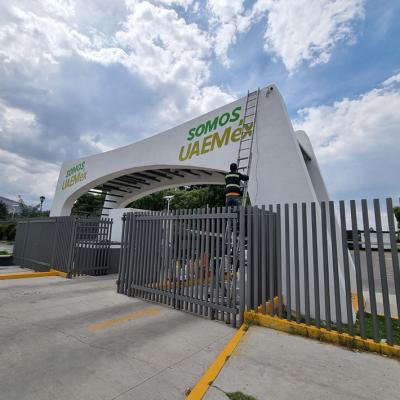 Toluca, México.- Instalación de cámaras de videovigilancia en la Facultad de Contaduría Unidad los Uribe. Junio de 2022.  