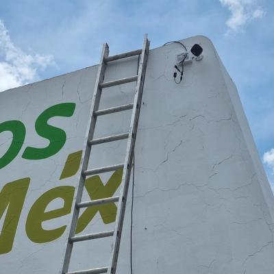 Toluca, México.- Instalación de cámaras de videovigilancia en la Facultad de Contaduría Unidad los Uribe. Junio de 2022. 