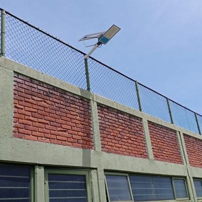 Toluca, México.- Instalación de luminarias Facultad de Contaduría unidad Los Uribe. Junio de 2022. 