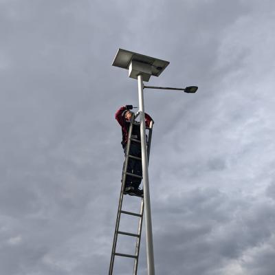 Toluca, México.- Instalación de luminarias Facultad de Contaduría unidad Los Uribe. Junio de 2022. 