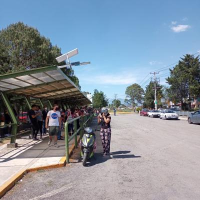 Toluca, México.- Instalación de luminarias el Cerrillo. Junio de 2022.