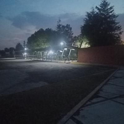 Toluca, México.- Instalación de luminarias el Cerrillo. Junio de 2022.