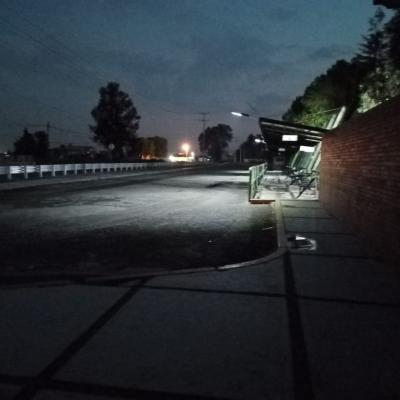 Toluca, México.- Instalación de luminarias el Cerrillo. Junio de 2022.